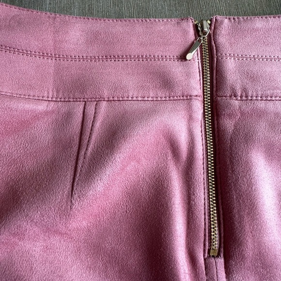 White House Black Market Blush Mini Skirt - Picture 9 of 9